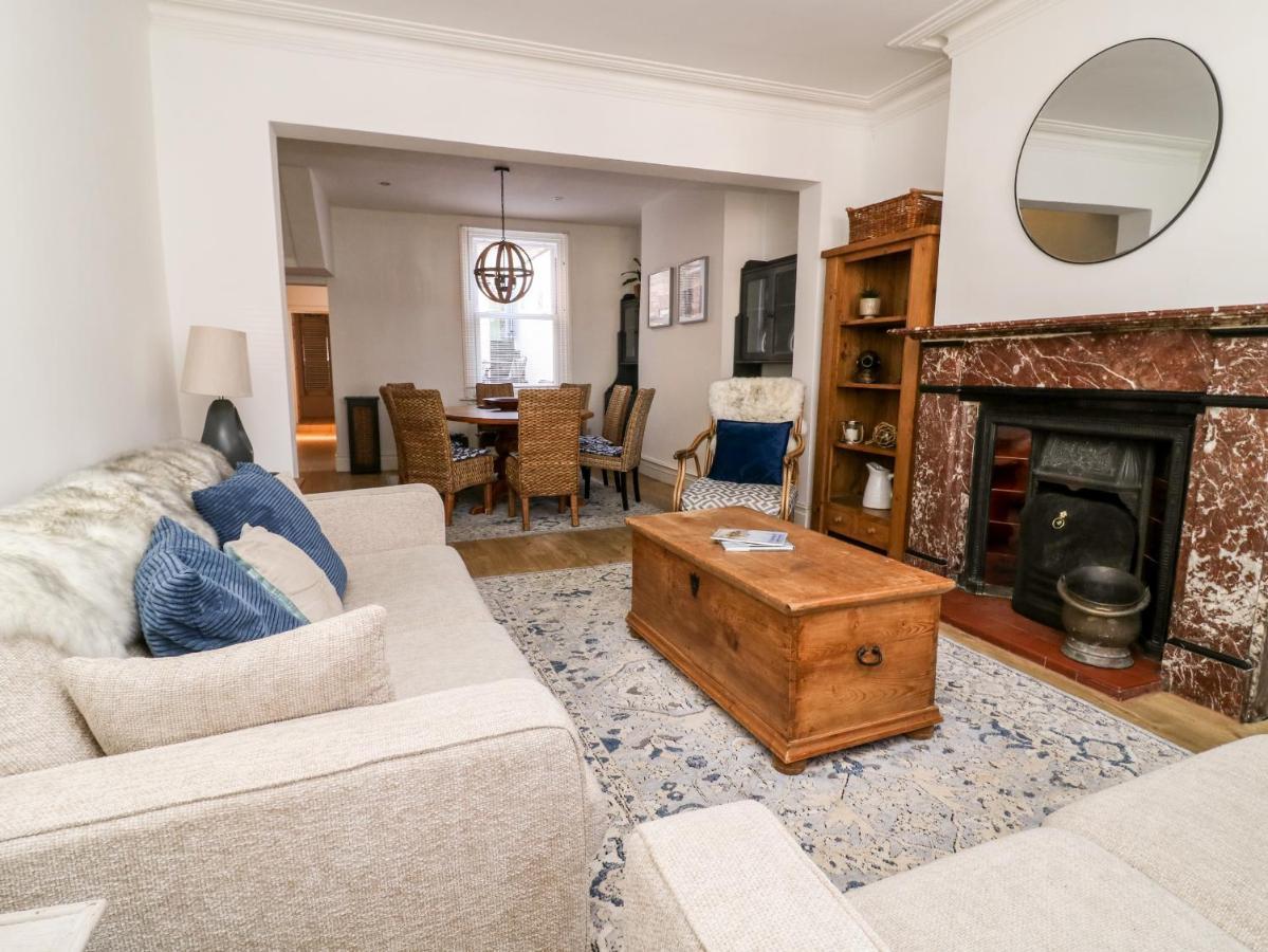 Villa Seafarers Scarborough Esterno foto